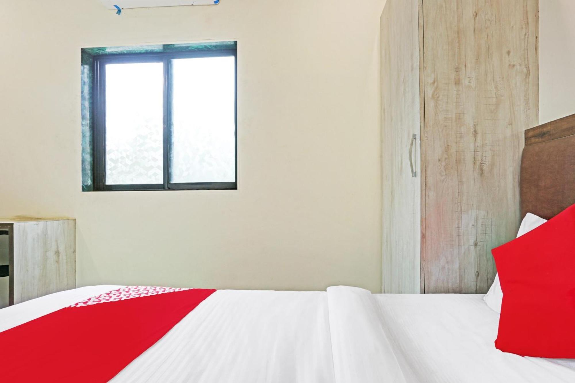 Hotel O Tawakkal Guest House - Mumbai, Mumbai